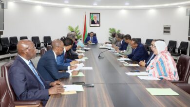 صورة الوزير الأول يشدد على ضرورة تعزيز آليات الرقابة ومواصلة اليقظة ومواجهة المضاربات وضمان شفافية الأسعار