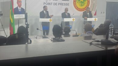 صورة الحكـــومــة : سيتم حظر حركة السيارات في المدن ابتداء من الساعة الثانية عشر مساء وحتى الخامسة صباحا .