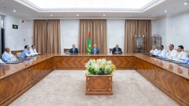 صورة رئيس الجمهورية يستقبل رؤساء أحزاب ائتلاف المعارضة