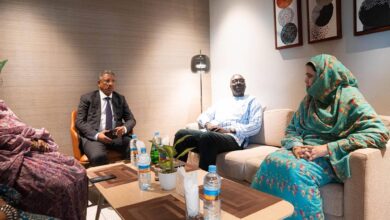 صورة وزيرة التجارة والسياحة تجري مباحثات مع وزير السياحة والثقافة الغامبي