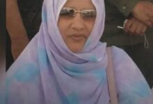 صورة رئيسة جهة نواكشوط تعزي في حرم الرئيس السابق