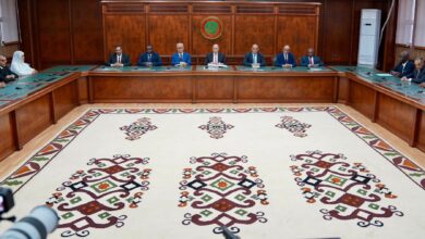 صورة بالصور – رئيس الجمهورية يترأس بالقصر الرئاسي في نواكشوط مراسم أداء اليمين القانونية لرئيسة وأعضاء سلطة تنظيم الصفقات العمومية.