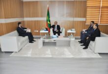 صورة رئيس الجمعية الوطنية يستقبل سفير دولة ليبيا لمعتمد  لدى موريتانيا