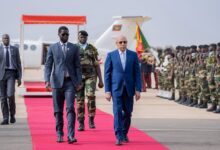 صورة بالصور  وصول  رئيس الجمهورية السيد محمد ولد الشيخ الغزواني إلى العاصمة السنغالية داكار للمشاركة في منتدى داكار الدولي العاشر للسلام والأمن في أفريقيا – دورة 2026.