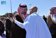 صورة رئيس الجمهورية يصل إلى المدينة المنورة