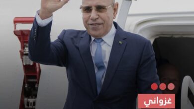 صورة غزواني  يجري مباحثات مع نظيره التشادي خلال توقف فني في انجامينا