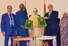 صورة وزير الشؤون الاقتصادية يوقع اتفاقية تمويل مع الممثل المقيم للبنك الدولي بقيمة اكثر من 2مليار أوقية