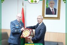 صورة وزير الدفاع يستقبل قائد كلية الدفاع التابعة لحلف شمال الأطلسي