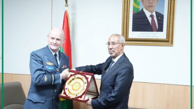 صورة وزير الدفاع يستقبل قائد كلية الدفاع التابعة لحلف شمال الأطلسي