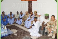 صورة وفد عسكري يقدم واجب العزاء في وفاة ضابط صف ون سيدي محمد