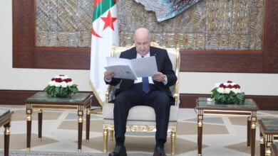 صورة الرئيس الجزائري يستقبل الوزير الأول المختار ولد اجاي