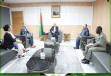 صورة وزير الدفاع يستقبل وفدا من منظمة الأمم المتحدة