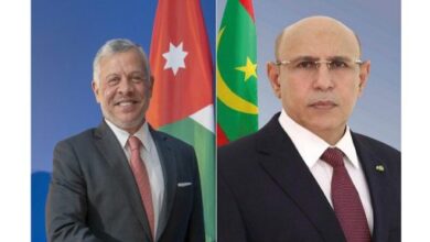 صورة رئيس الجمهورية يهنئ ملك المملكة الأردنية الهاشمية  بمناسبة احتفال بلاده بعيدها الوطني