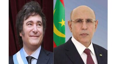 صورة رئيس الجمهورية يهنئ  رئيس جمهورية الأرجنتين بمناسبة احتفال بلاده بعيدها الوطني.
