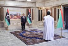 صورة سيدي يحي لمرابط  يقدم أوراق اعتماده سفيرا لموريتانيا لدى ليبيا