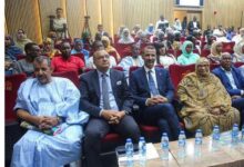 صورة وزير الثقافة والفنون يشرف على توزيع جوائز المسابقة الوطنية للصحافة حول حقوق الطفل