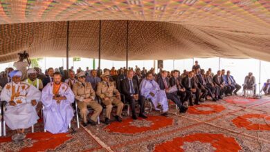 صورة وضع الحجر الأساس لإعادة تأهيل وتوسعة وتجهيز مدرسة التعليم التقني والتكوين المهني بألاك