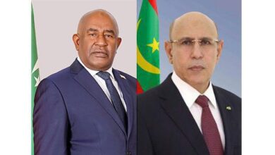 صورة رئيس الجمهورية يهنئ رئيس جمهورية جزر القمر، بمناسبة احتفال بلاده بعيدها الوطني.