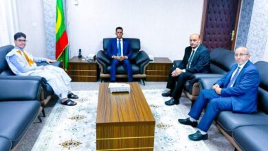 صورة وزير الشؤون الإسلامية  يستقبل القارئ الحاصل على المركز الثاني في مسابقة القارئ المتفقه الدولية بجمهورية جنوب إفريقيا